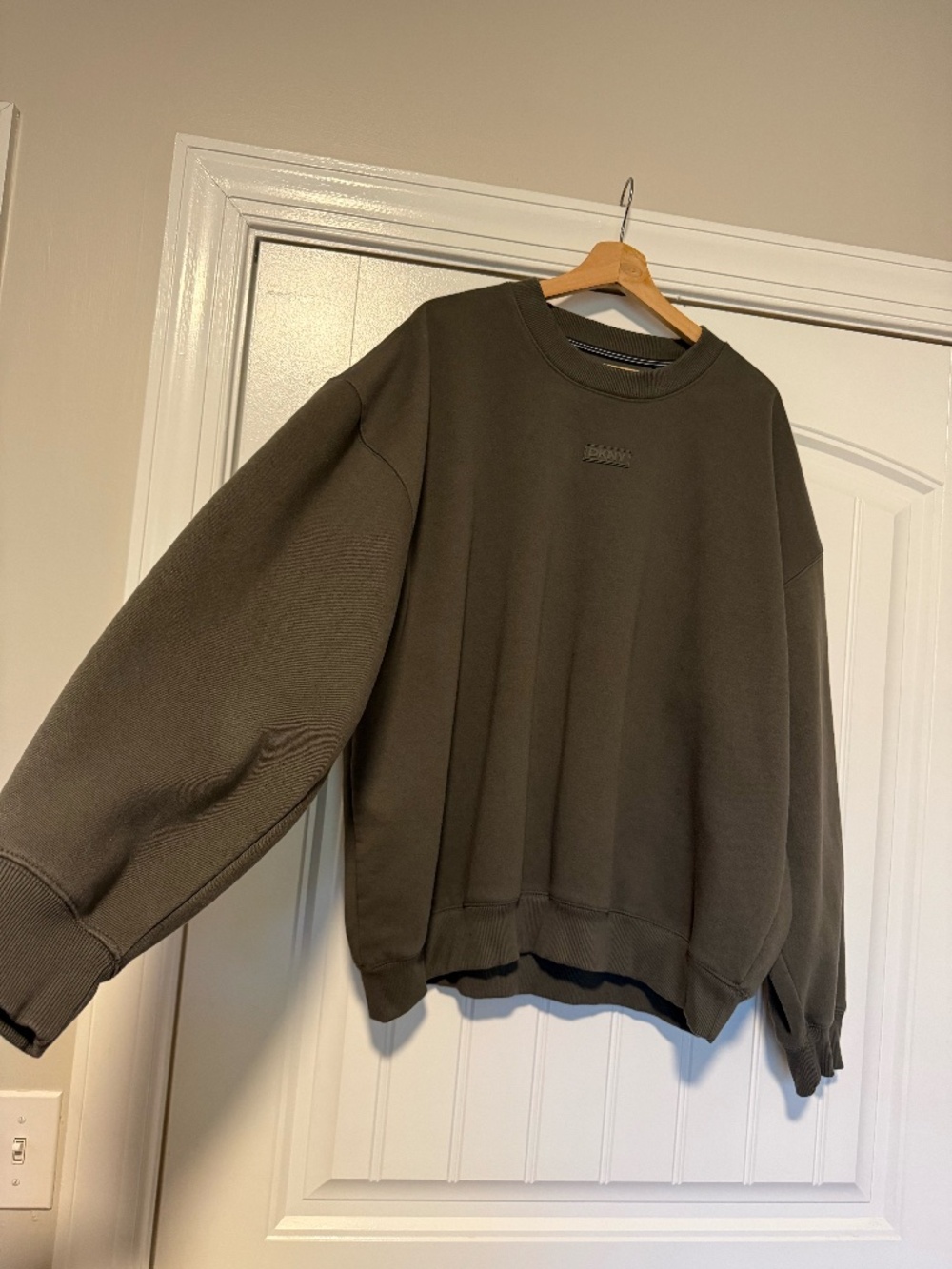 DKNY Oversized Fit Crewneck Sweatshirt – Olive Green – XL